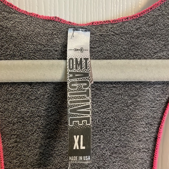 Workout tank - Picture 3 of 3